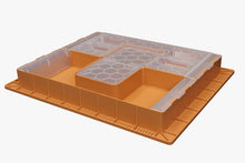 Load image into Gallery viewer, 10 Frame Dual Feeder-showing syrup feeding compartment.- Apimaye