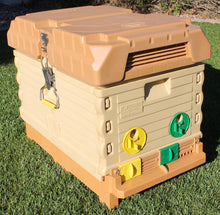 Load image into Gallery viewer, Apimaye Insulated 7 Frame Langstroth Nucleus Bee Hive Nuc - Apimaye