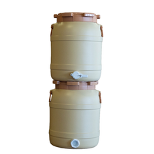 Load image into Gallery viewer, Honey Storage Tank with Honey Gate - 14 Gallons
